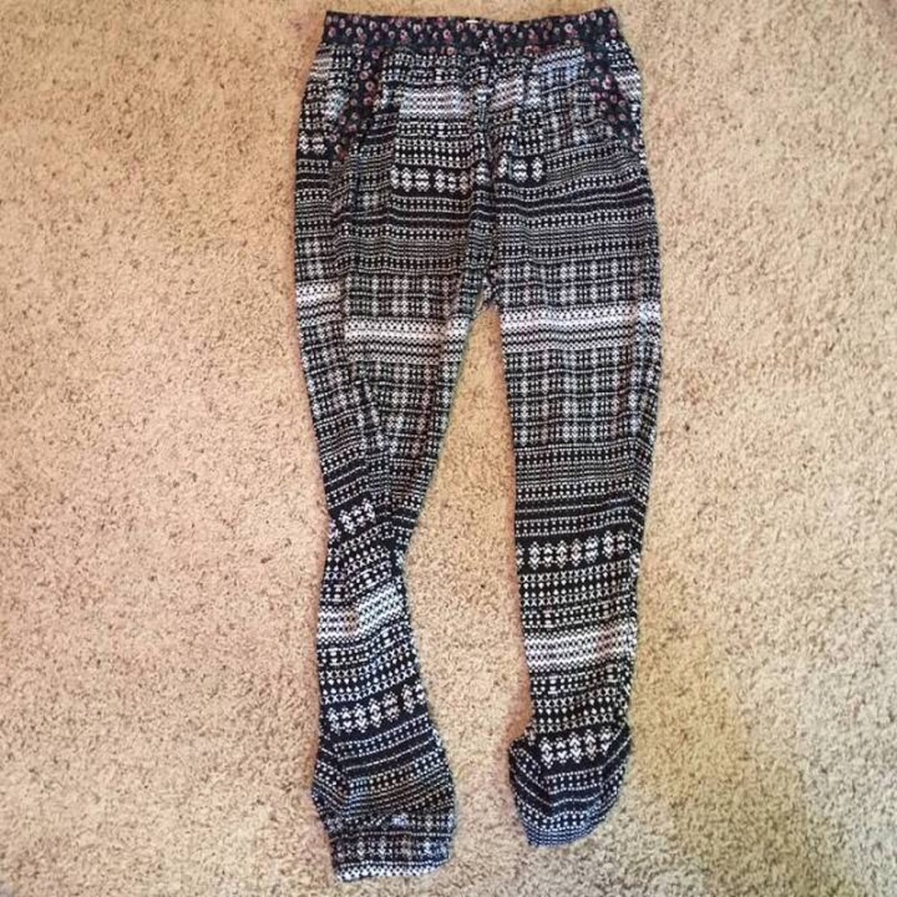 Black & white patterned joggers